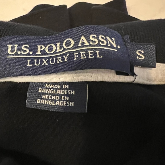 Small polo - Picture 2 of 2